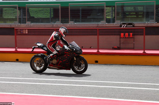 новых фотографий Ducati 1199
