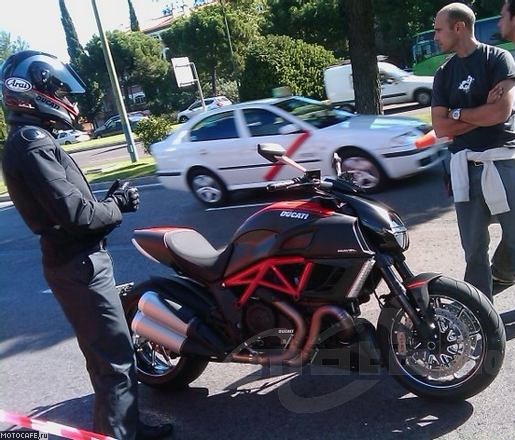 Продакшн-версия Ducati Diavel замечена в «дикой природе»
