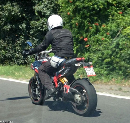 848 Hypermotard или младшая версия Multistrada? Фото нового мотоцикла Ducati