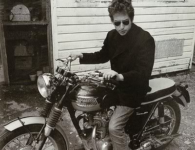 Боб Дилан - большой фанат марки Triumph
