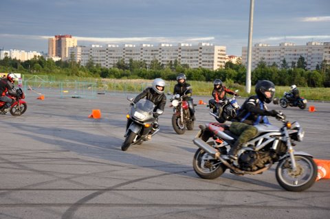 Питерские мотоциклисты повышают навыки
