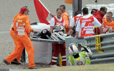 Падение Ренди Де Пюнье (Randy DE PUNIET). MotoGP 2010, Гран-При  Германии