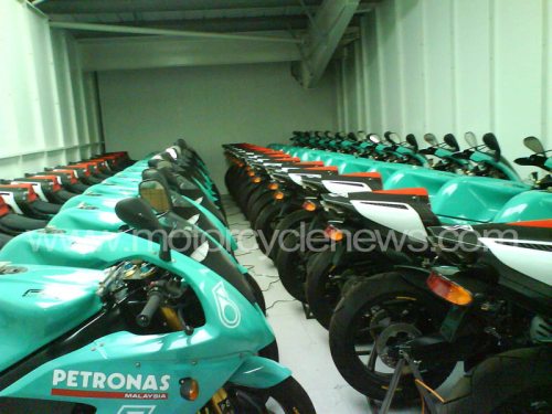 MCN обнаружили гоночные байки Foggy Petronas на забытом складе