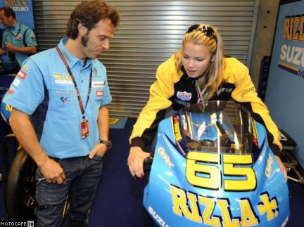 MotoGP: Елена Майерс протестирует прототип Suzuki MotoGP