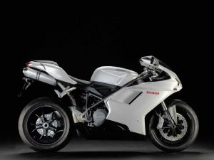 Модели 2008 года - Ducati Monster 696 и Ducati 749