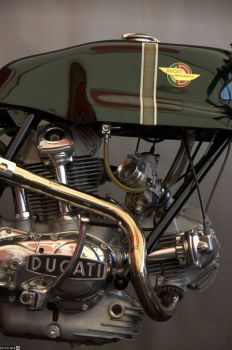 Ducati 750 Sport Desmo Special