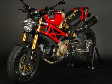 Ducati Monster 1100 Limited Edition от Rever Corsa и Christian Audigier