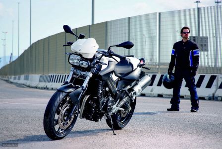 BMW F800R 2009 отправляется дилерам