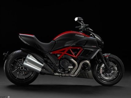 Полные характеристики и официальные фото Ducati Diavel