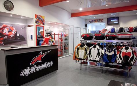 В Москве заработал магазин Alpinestars.