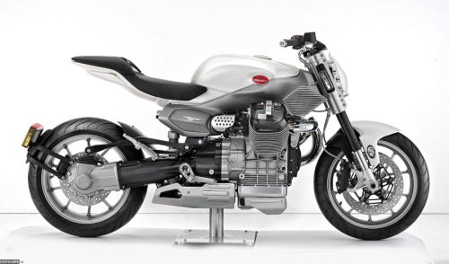 Радикальные концепты Moto Guzzi V12 позируют в студии