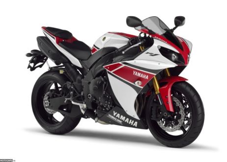 Новые цвета для линейки Yamaha 2012 года: YZF-R1 2012