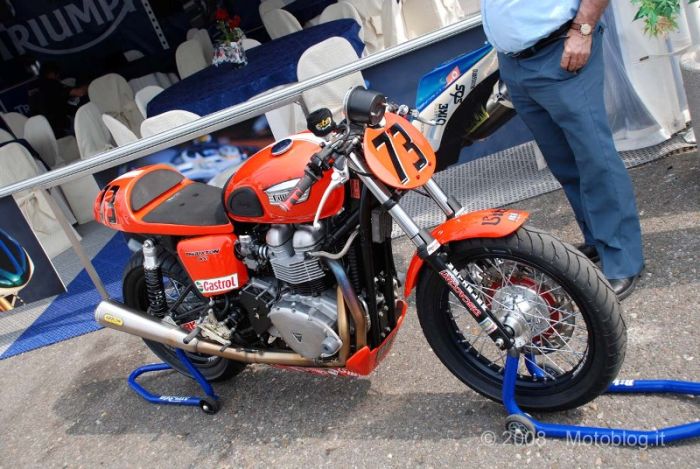 Triumph Thruxton 900 #73