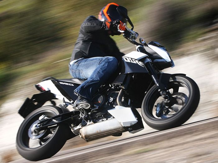 Мотоцикл KTM 690 Duke