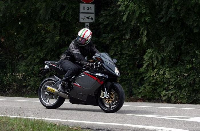 MV Agusta F3 2011 шпионские фото