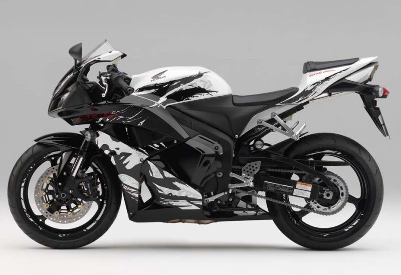 HONDA CBR600RR Поколения