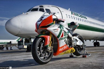 Aprilia RSV4 WSBK 2010 Alitalia